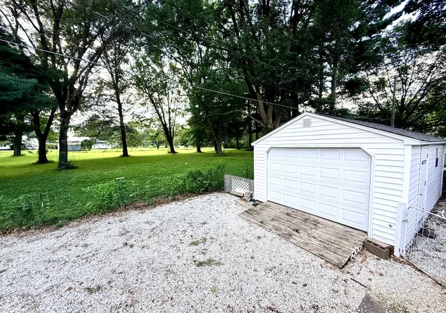 3rd image of 109 N Grace Ave, Crawfordsville, IN 47933 | MLS# 22120805