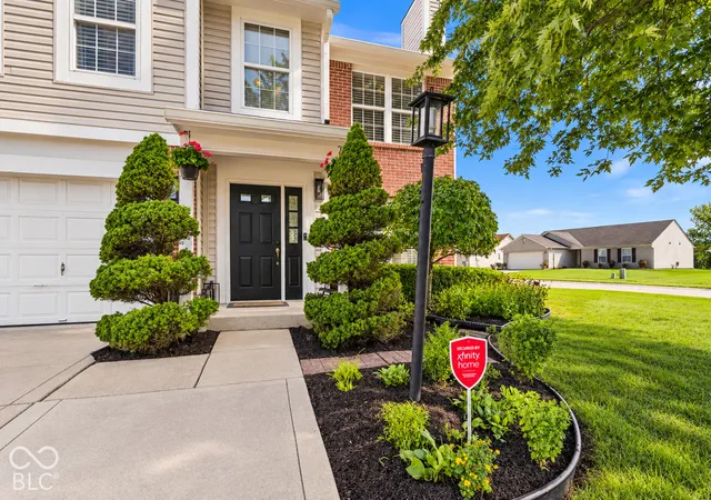 Photo 1 of Single family home for sale at 9736 Piper Lake Dr, Indianapolis, IN 46239 | MLS# 22120825 | Listing updated on 2026-10-26