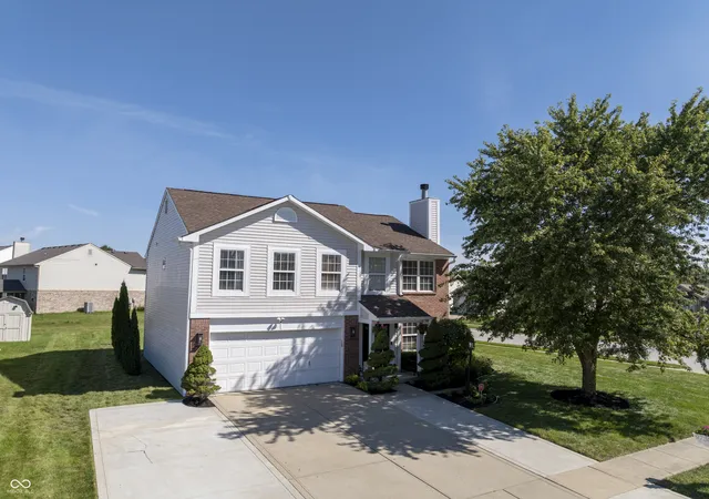 Photo 1 of Single family home for sale at 9736 Piper Lake Dr, Indianapolis, IN 46239 | MLS# 22120825 | Listing updated on 2026-10-26