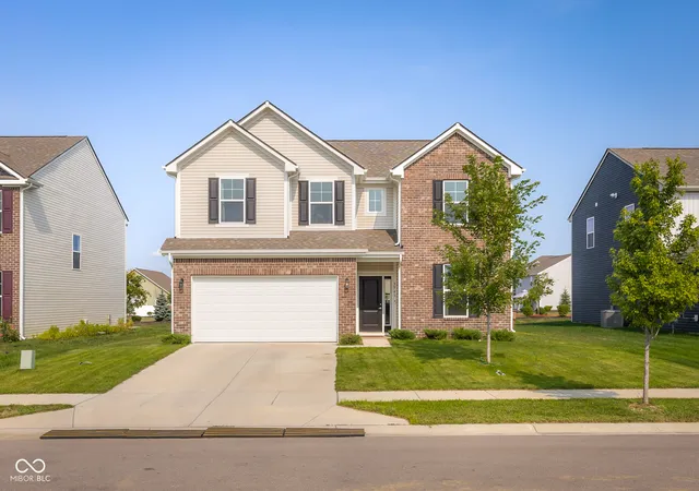 1st image of 3943 Winston Ln, Columbus, IN 47201 | MLS# 22120829