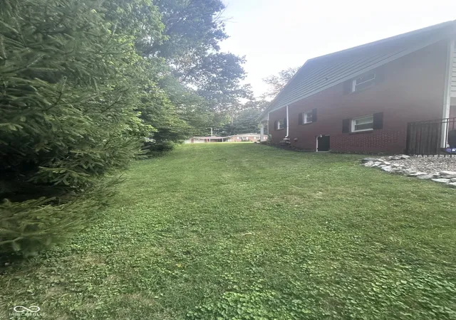 Photo 4 of Sale Pending at 2 Locust Hl St, Crawfordsville, IN 47933 | MLS# 22120830 | Listing updated on 2026-08-23
