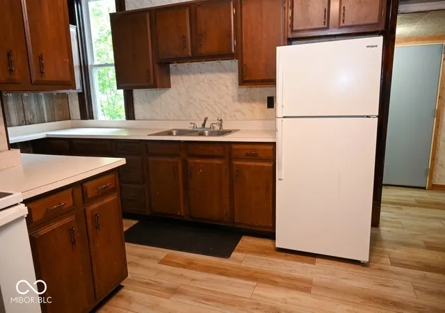 Photo 3 of Single family home for sale at 417 E 4Th St, Seymour, IN 47274 | MLS# 22120836 | Listing updated on 2026-10-20