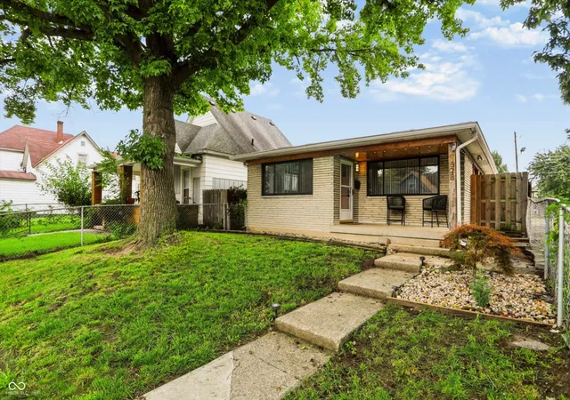 2nd image of 828 Cottage Ave, Indianapolis, IN 46203 | MLS# 22120841