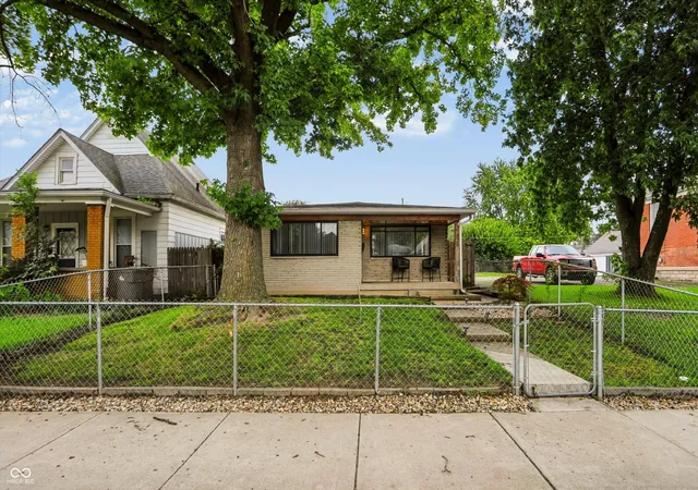 Photo 2 of Single family home for sale at 828 Cottage Ave, Indianapolis, IN 46203 | MLS# 22120841 | Listing updated on 2026-10-14