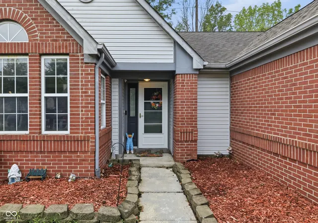 2nd image of 6525 El Paso Dr, Indianapolis, IN 46214 | MLS# 22120848