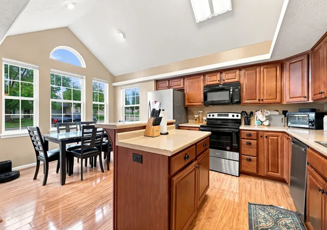 4th image of 6525 El Paso Dr, Indianapolis, IN 46214 | MLS# 22120848
