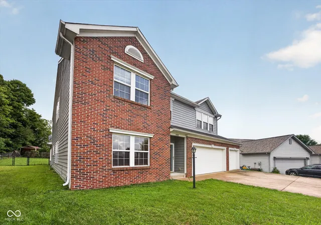 3rd image of 1400 W Caber Ct, Bloomington, IN 47403 | MLS# 22120853