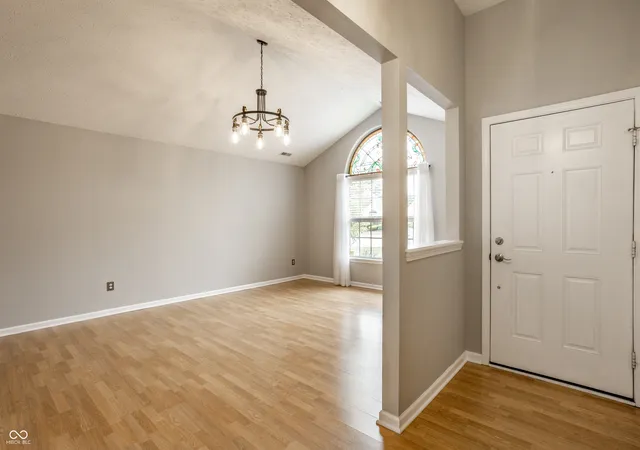 Photo 3 of Single family home for sale at 1746 Stonewall Cir, Greenfield, IN 46140 | MLS# 22120874 | Listing updated on 2026-10-02