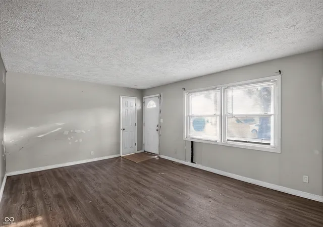 Photo 4 of Single family home for sale at 4439 N Campbell Ave, Indianapolis, IN 46226 | MLS# 22120887 | Listing updated on 2026-10-21