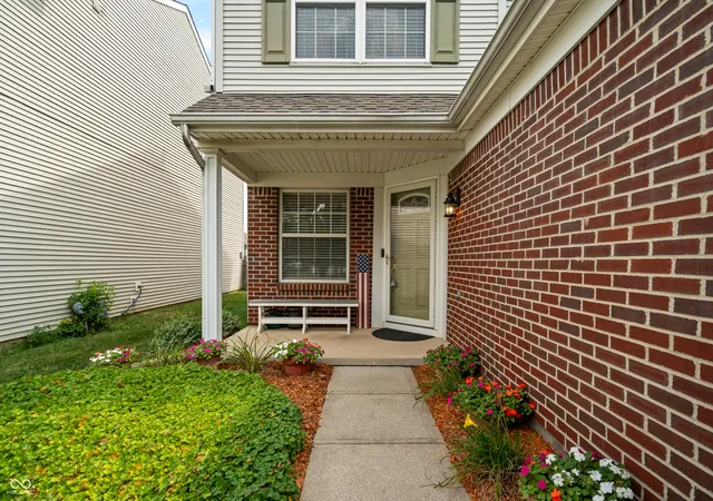 Photo 2 of Sale Pending at 5463 Drum Rd, Indianapolis, IN 46216 | MLS# 22120888 | Listing updated on 2026-09-21