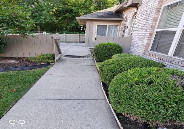 Photo 2 of Condo for sale at 1618 Briarstone Way, Indianapolis, IN 46227 | MLS# 22120893 | Listing updated on 2026-09-07