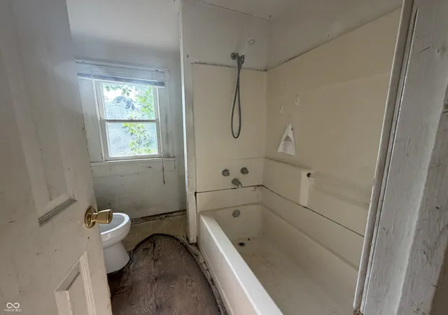 Photo 3 of Sale Pending at 2129 H St, Bedford, IN 47421 | MLS# 22120894 | Listing updated on 2026-10-02