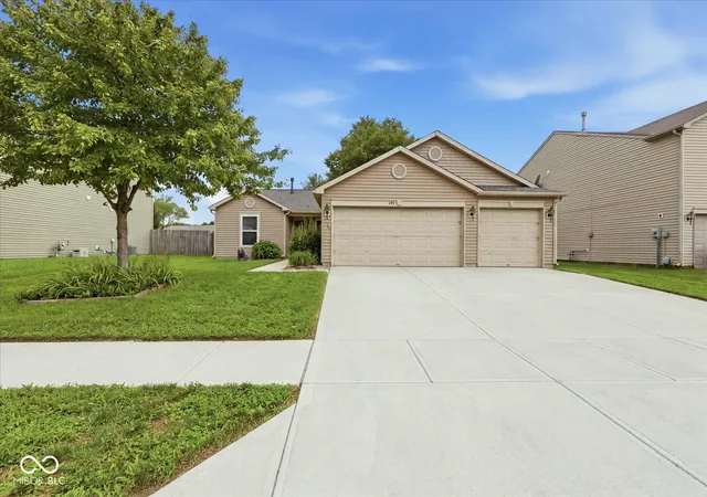 2nd image of 707 Westpointe Dr, Shelbyville, IN 46176 | MLS# 22120897