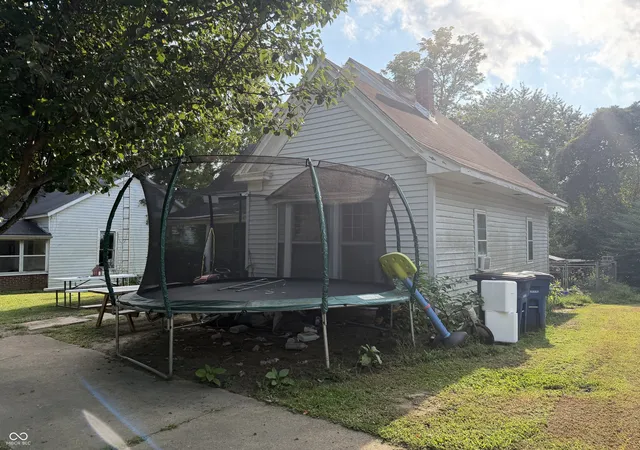 Photo 2 of Single family home for sale at 2127 H St, Bedford, IN 47421 | MLS# 22120906 | Listing updated on 2026-10-02