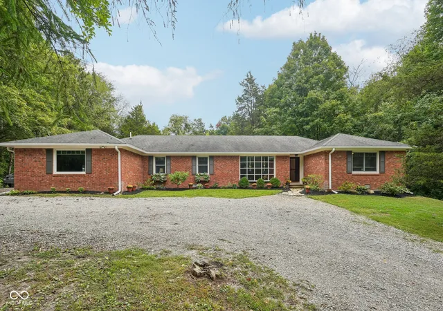 Photo 3 of Single family home for sale at 5641 N County Rd 375 E, Pittsboro, IN 46167 | MLS# 22120908 | Listing updated on 2026-09-23