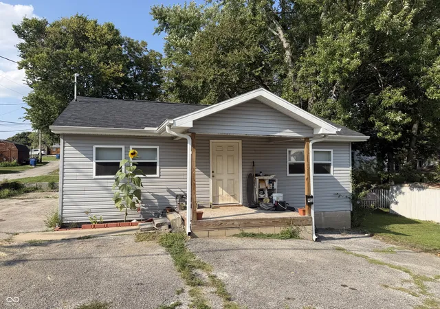 Photo 1 of Sale Pending at 911 22nd Street, Bedford, IN 47421 | MLS# 22120912 | Listing updated on 2026-10-02