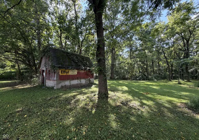 Photo 3 of Sale Pending at 5226 S Slaven Rd, Montezuma, IN 47862 | MLS# 22120921 | Listing updated on 2026-08-24