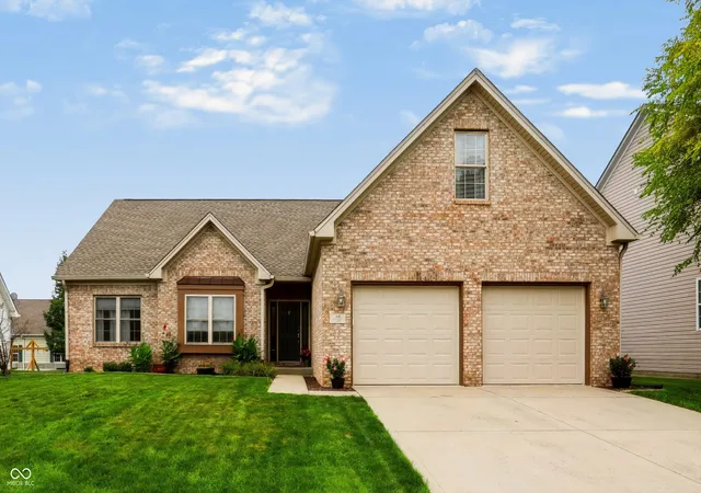 1st image of 40 Decourcy Ln, Franklin, IN 46131 | MLS# 22120932