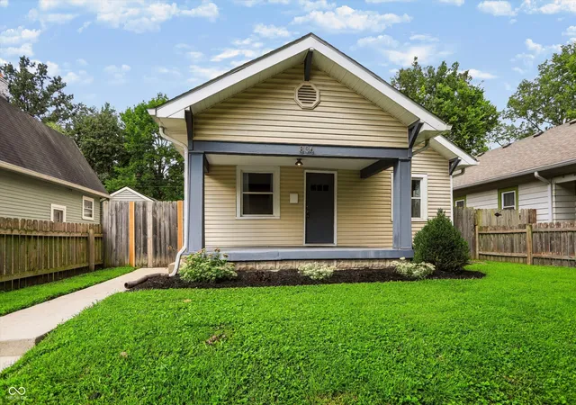2nd image of 836 Tecumseh St, Indianapolis, IN 46201 | MLS# 22120939