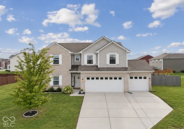 Photo 1 of Single family home for sale at 2317 Shadow Trace Wy, Greenwood, IN 46143 | MLS# 22120941 | Listing updated on 2026-09-28