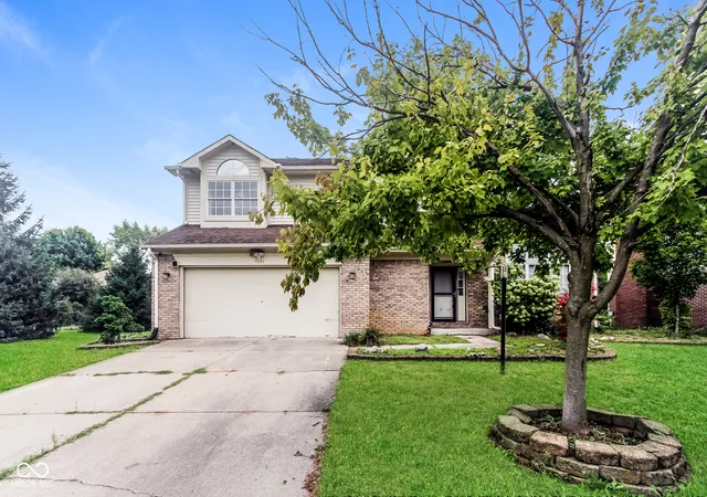 2nd image of 7641 Germander Ln, Indianapolis, IN 46237 | MLS# 22120949