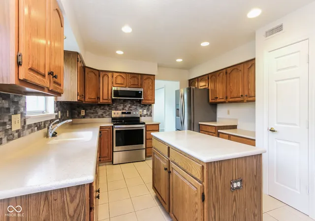 4th image of 7641 Germander Ln, Indianapolis, IN 46237 | MLS# 22120949