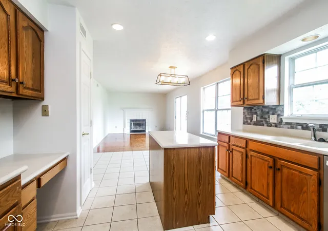 5th image of 7641 Germander Ln, Indianapolis, IN 46237 | MLS# 22120949