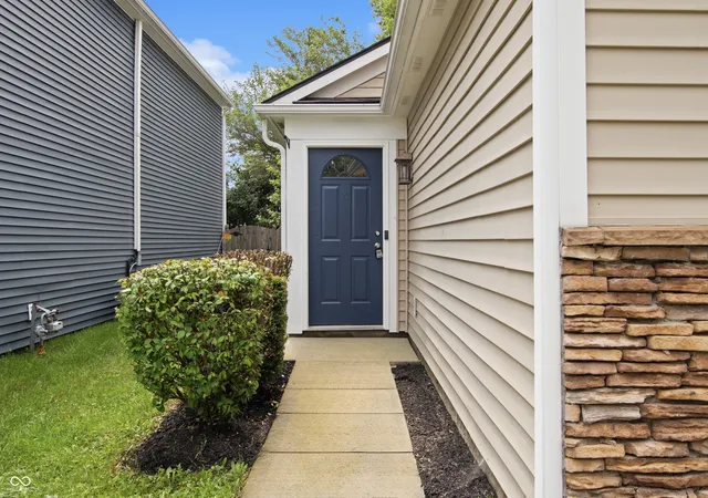 Photo 2 of Sale Pending at 9621 W Stargazer, Pendleton, IN 46064 | MLS# 22120956 | Listing updated on 2026-08-31