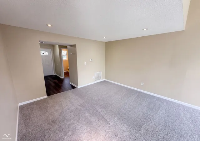 3rd image of 11307 Narrowleaf Dr, Indianapolis, IN 46235 | MLS# 22120957