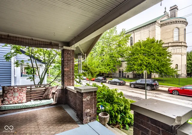 2nd image of 521 E 42nd St, Indianapolis, IN 46205 | MLS# 22120959