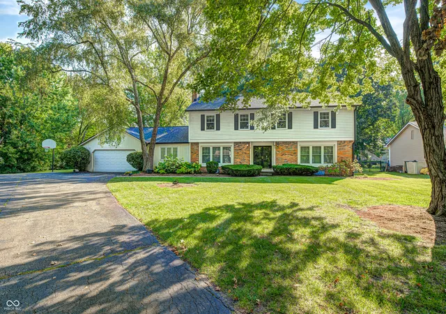 Photo 1 of Sale Pending at 2043 Whitewood Ct, Indianapolis, IN 46260 | MLS# 22120972 | Listing updated on 2026-09-30
