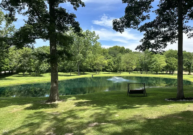 Photo 2 of Sale Pending at 2975 Clear Creek Blvd, Martinsville, IN 46151 | MLS# 22120974 | Listing updated on 2026-08-30