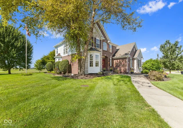 2nd image of 4637 Shadow Ridge Blvd, Greenwood, IN 46143 | MLS# 22120976