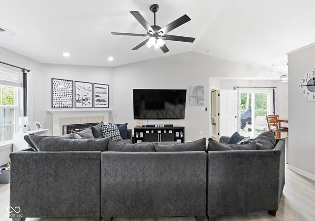 5th image of 8510 Coralberry Ln, Indianapolis, IN 46239 | MLS# 22120979