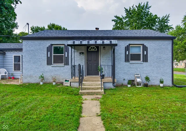 3rd image of 6043 Ivanhoe St, Indianapolis, IN 46219 | MLS# 22120982