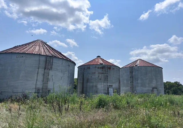 Photo 2 of Land for sale at 4436 E County Rd 1050 N, Farmersburg, IN 47850 | MLS# 22120986 | Listing updated on 2026-08-19