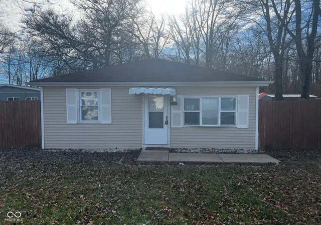 1st image of 1041 W Hendricks Ave, Shelbyville, IN 46176 | MLS# 22120990