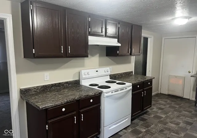 4th image of 1041 W Hendricks Ave, Shelbyville, IN 46176 | MLS# 22120990