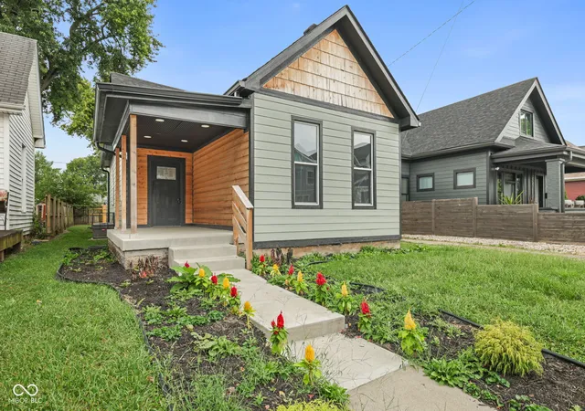 Photo 1 of Single family home for sale at 425 Sanders St, Indianapolis, IN 46225 | MLS# 22120991 | Listing updated on 2026-09-14