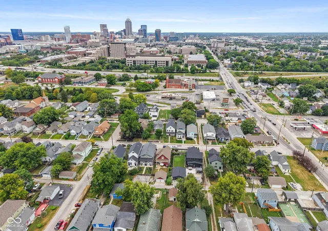Photo 3 of Sale Pending at 425 Sanders St, Indianapolis, IN 46225 | MLS# 22120991 | Listing updated on 2026-10-05