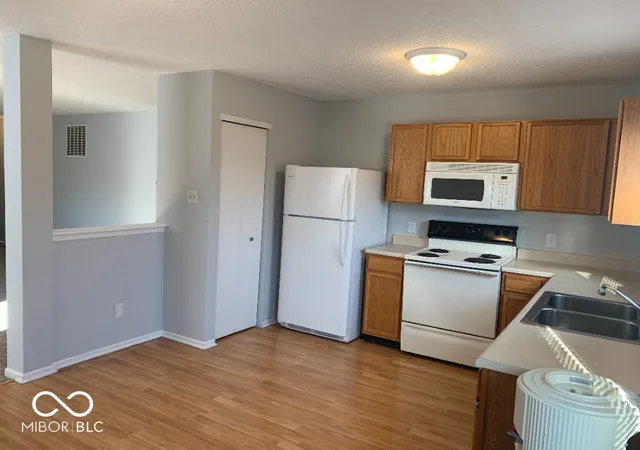 5th image of 2043 Orchid Bloom Dr, Indianapolis, IN 46231 | MLS# 22120997
