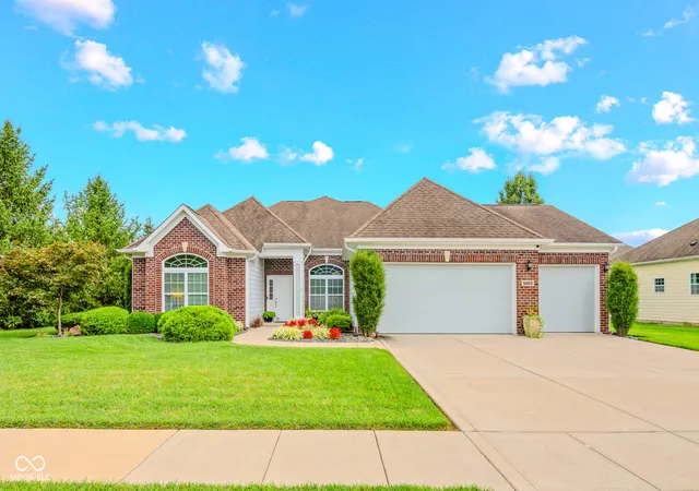 1st image of 6103 Pelican Ln, Columbus, IN 47201 | MLS# 22121004