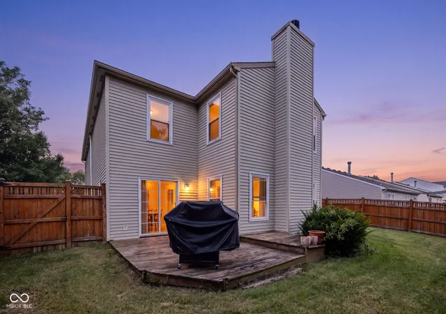 2nd image of 10255 Lothbury Cir, Fishers, IN 46037 | MLS# 22121008