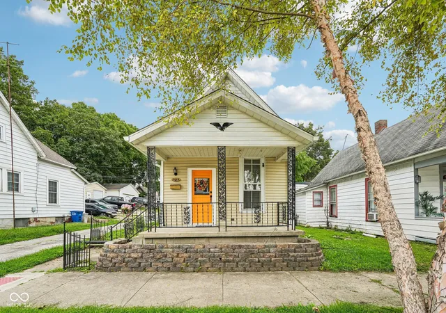 1st image of 321 W Mechanic St, Shelbyville, IN 46176 | MLS# 22121009