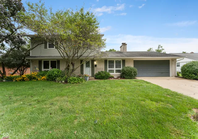 1st image of 3520 Waycross Dr, Columbus, IN 47203 | MLS# 22121014