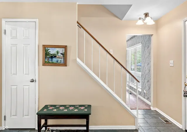 5th image of 3520 Waycross Dr, Columbus, IN 47203 | MLS# 22121014