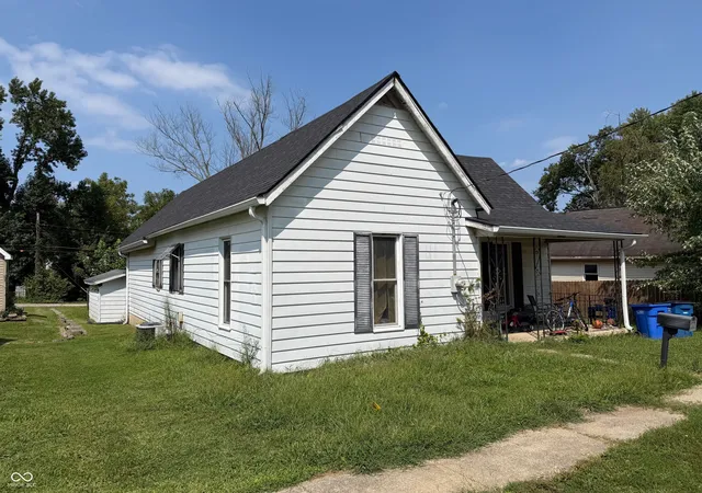 Photo 2 of Sale Pending at 1325 4th Street, Bedford, IN 47421 | MLS# 22121019 | Listing updated on 2026-10-02