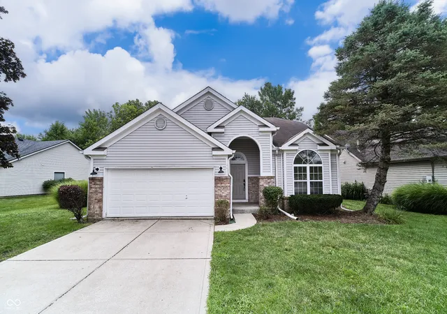 1st image of 641 Beaverbrook Dr, Carmel, IN 46032 | MLS# 22121021