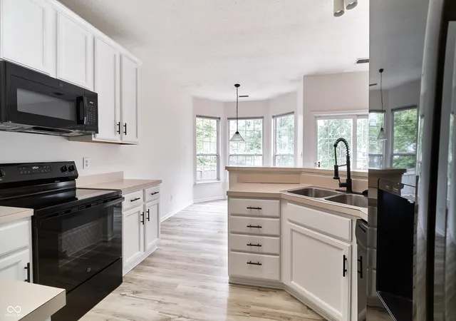 3rd image of 641 Beaverbrook Dr, Carmel, IN 46032 | MLS# 22121021