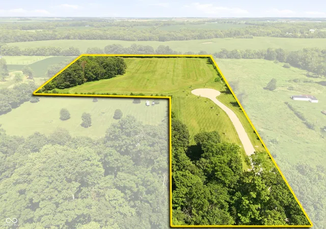 1st image of 6889 Long Pond Ln, North Salem, IN 46165 | MLS# 22121022